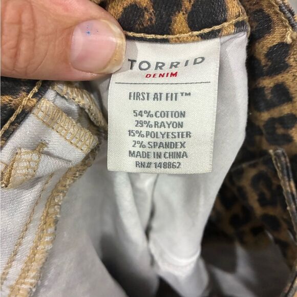 Torrid NWT Leopard Print Jegging 16R | High Stretch Skinny Denim - Picture 7 of 7